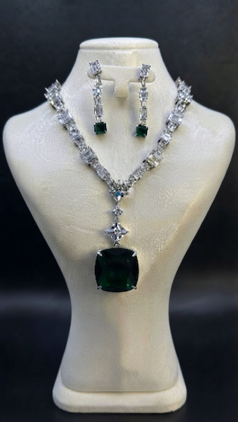 Parure Éclat Émeraude en Zircon et Cristal