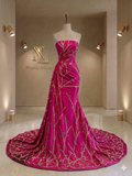 Tulle Fuchsia Orné de Cristaux Multicolores et Fil d'Or